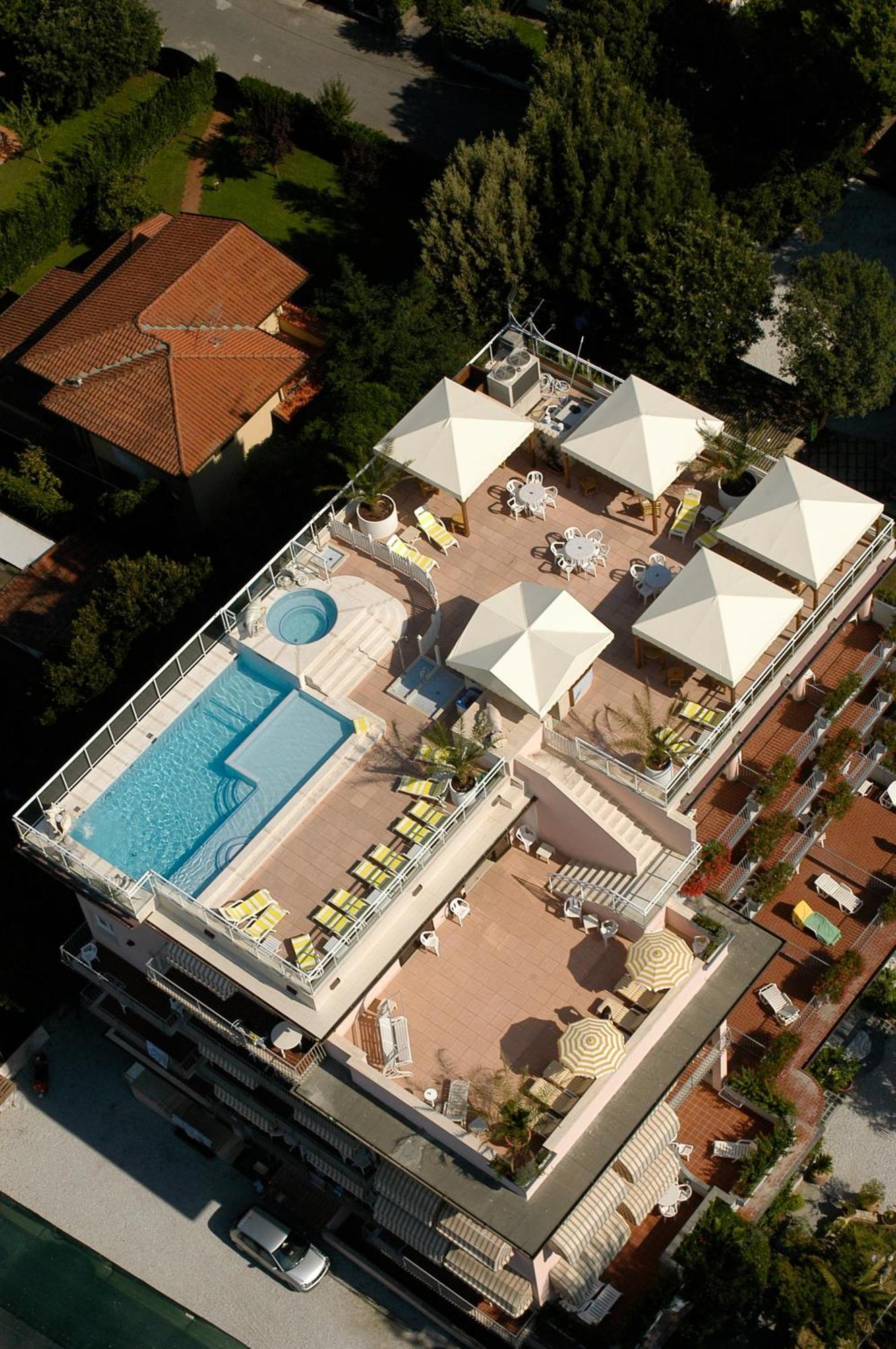 Hotel Residence Villa Marzia Marina di Pietrasanta Dış mekan fotoğraf