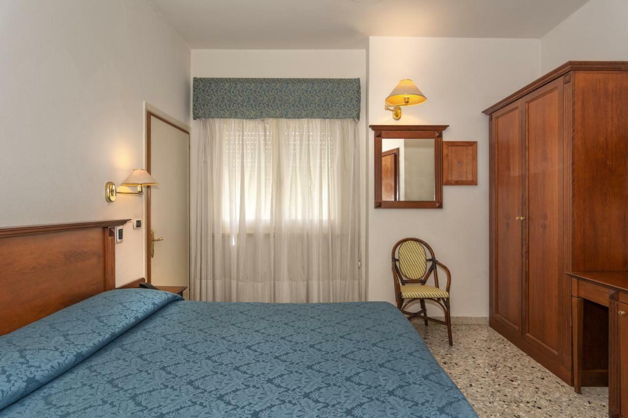 Hotel Residence Villa Marzia Marina di Pietrasanta Dış mekan fotoğraf