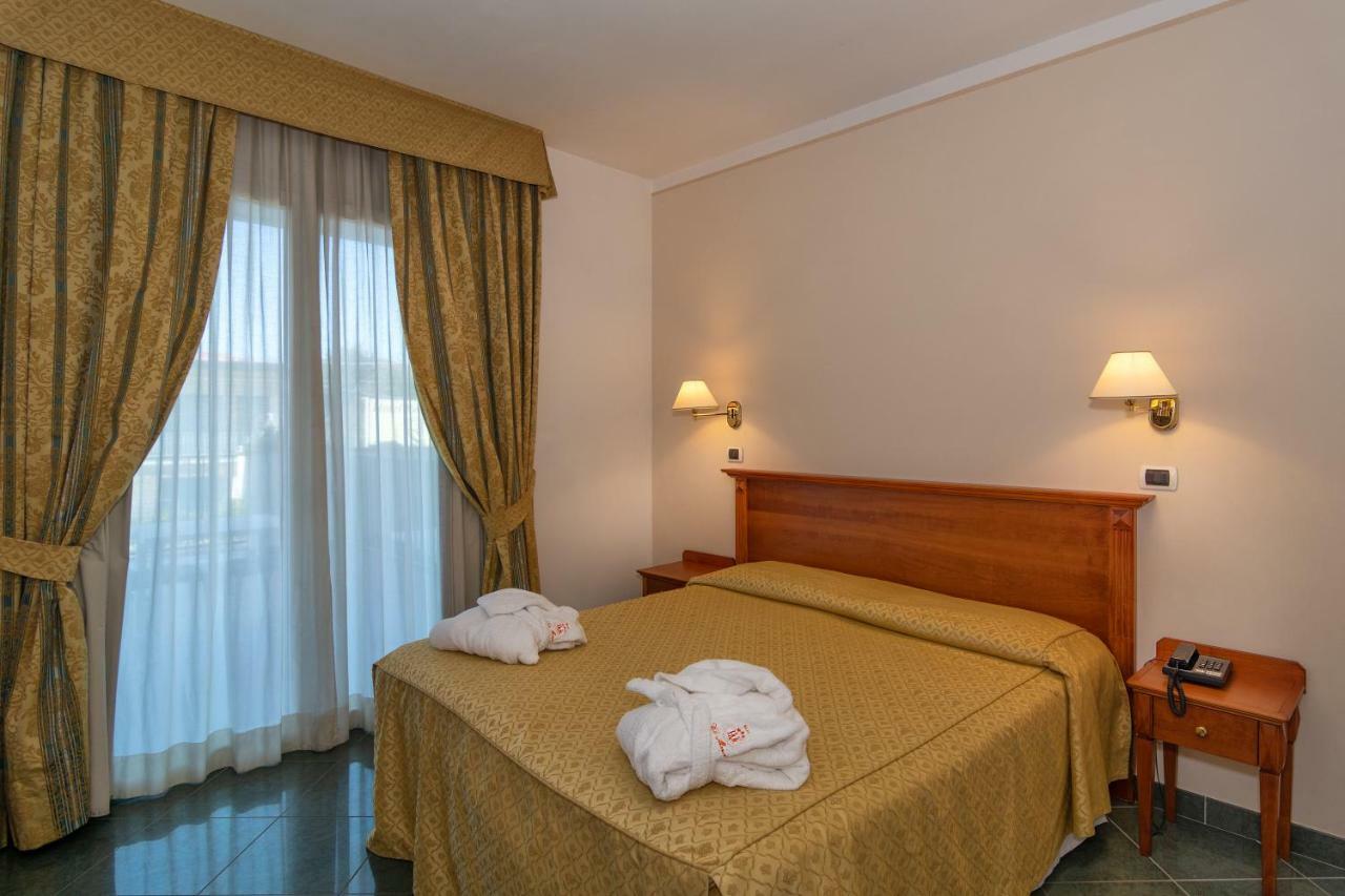 Hotel Residence Villa Marzia Marina di Pietrasanta Dış mekan fotoğraf