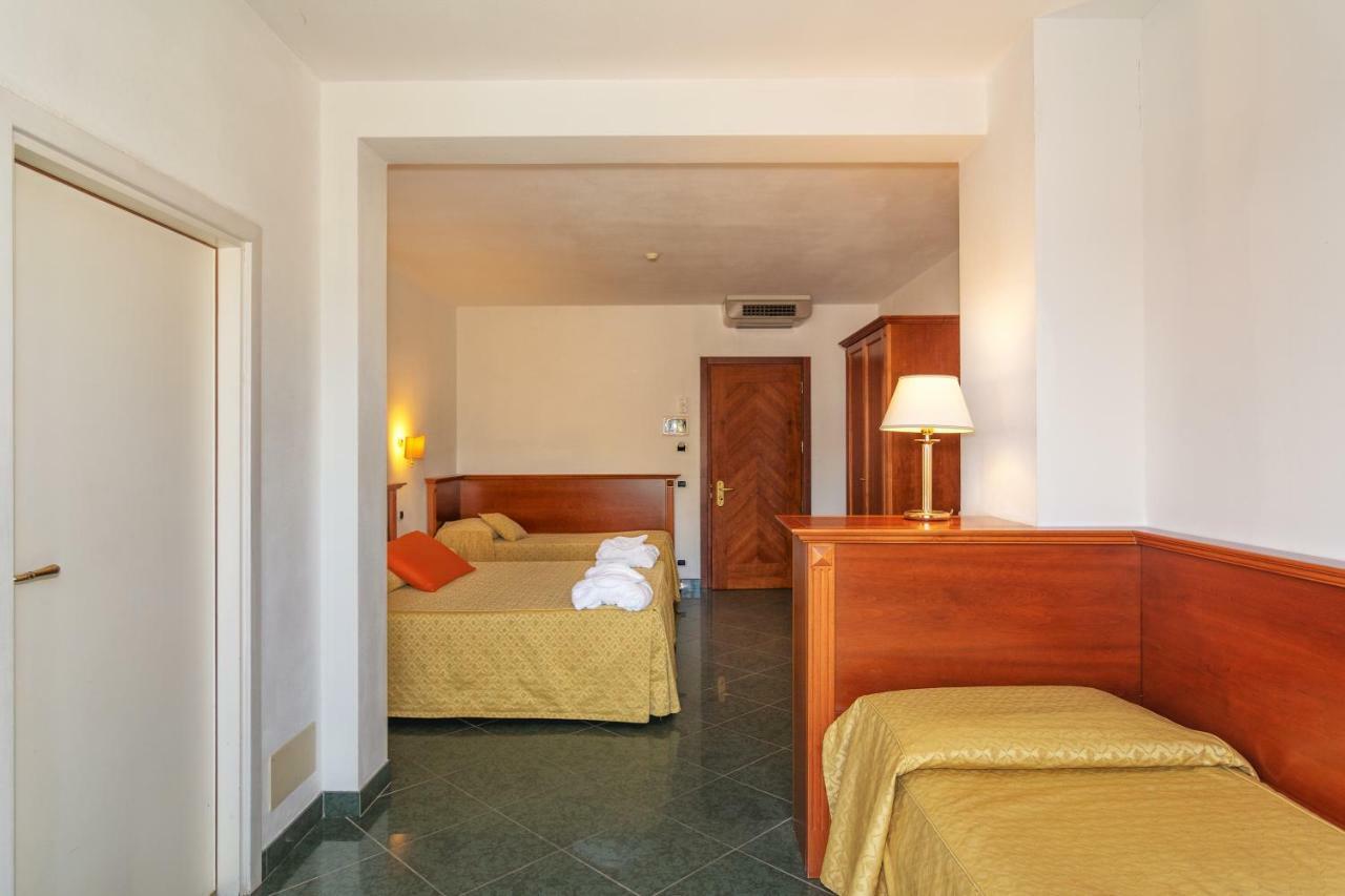 Hotel Residence Villa Marzia Marina di Pietrasanta Dış mekan fotoğraf