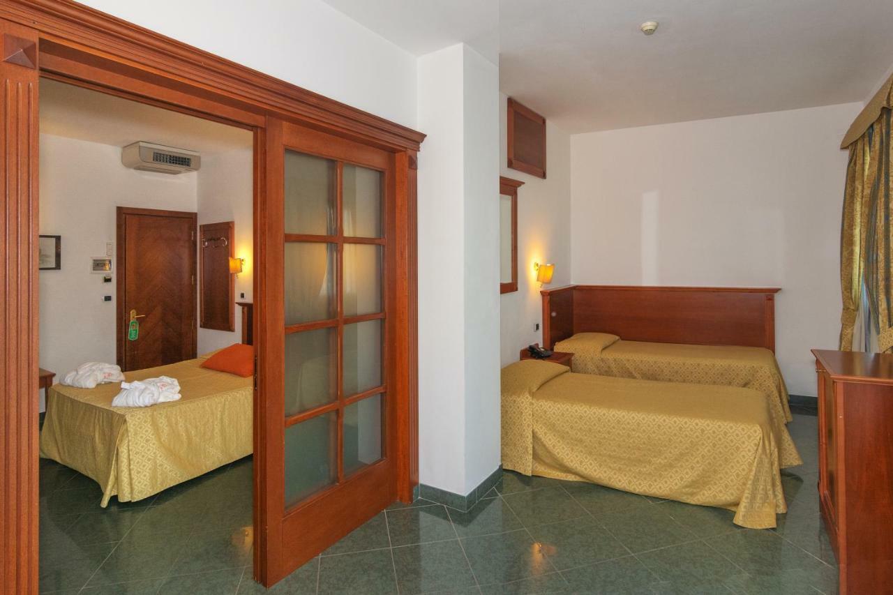 Hotel Residence Villa Marzia Marina di Pietrasanta Dış mekan fotoğraf